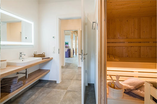 Sauna und Bad in Wohnung 1