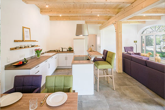 Êssbereich und Küche in Wohnung 1