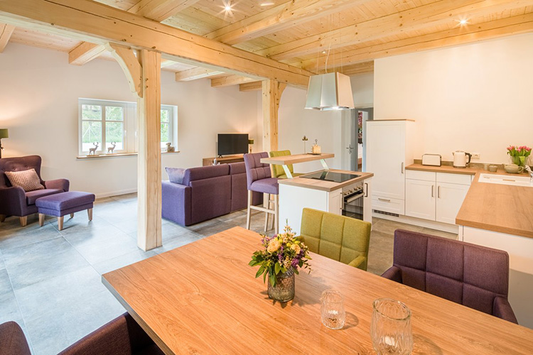 Essbereich und Küche in Wohnung 3